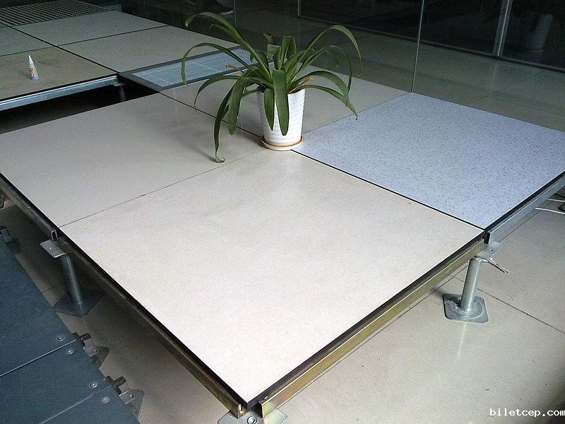 使用抗静电地板有什么优点?