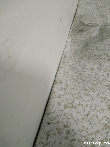 机房四周墙边封边